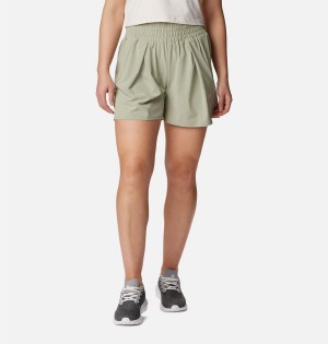 Green Columbia Boundless Beauty Women's Shorts | 81753XLQV