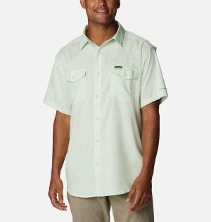 Green Columbia Utilizer II Solid Short Sleeve Men's Shirt | 38465KWJT