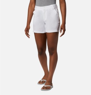 White Columbia PFG Coral Point III Women's Shorts | 74931PMAL