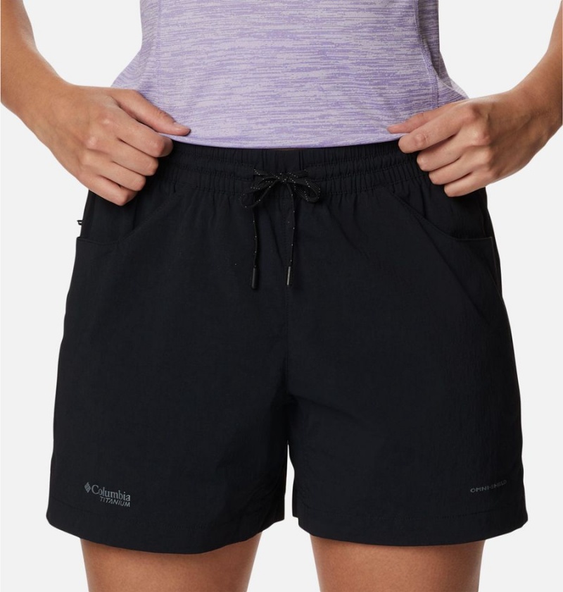 Black Columbia Titan Pass Lightweight Women's Shorts | 82694KLDW