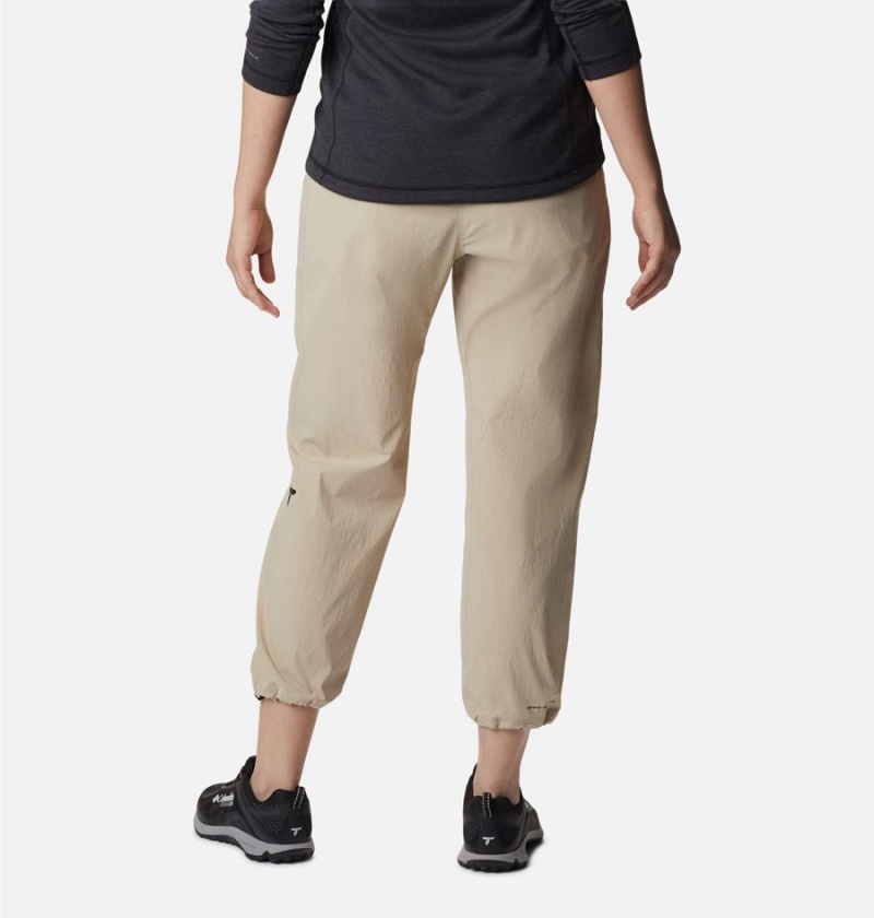 Khaki Columbia Titan Pass Lightweight Women's Pants | 84612KTOS